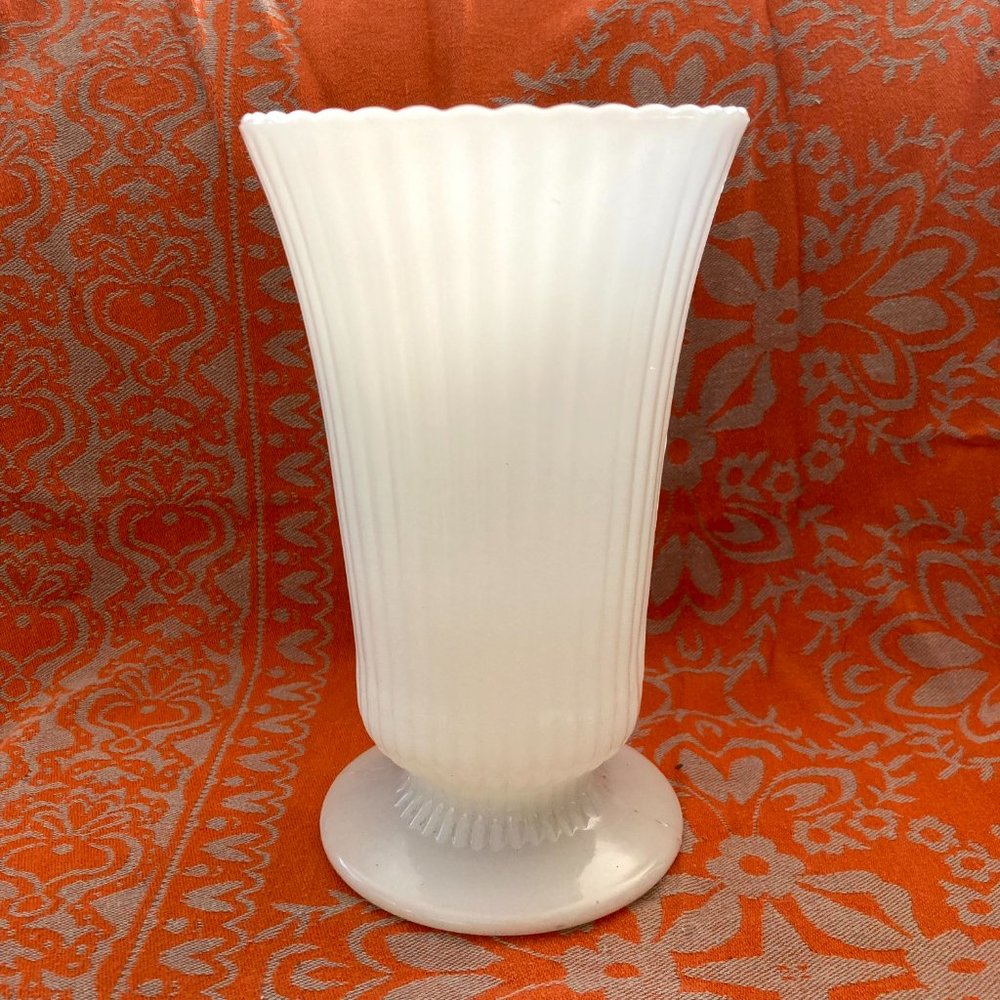 EO BRODY — Finely Ribbed Pedestal Vase